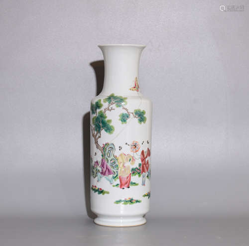 A POWDER ENAMEL BOTTLE PAINTED WITH CHARACTERS