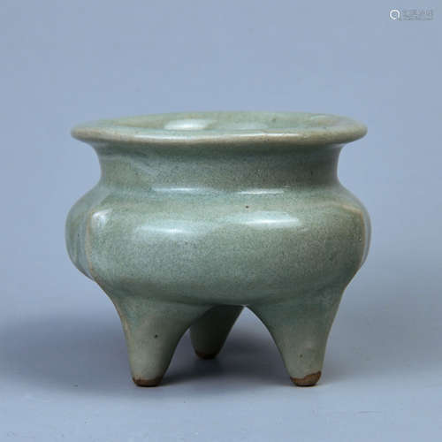 A LONGQUAN KILN THREE-LEGGED FURNACE