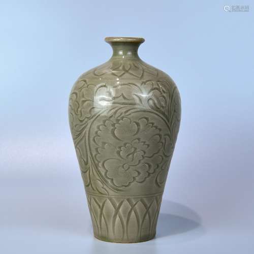 A LONGQUAN KILN PLUM VASE