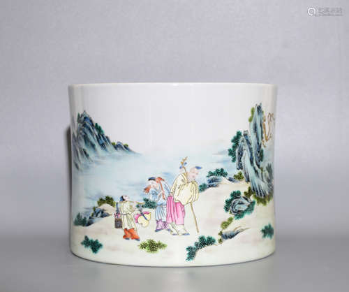 A POWDER ENAMEL PEN CONTAINER  PAINTED WITH CHARACTERS