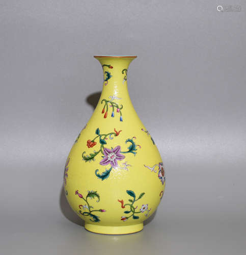 A POWDER ENAMEL FLOWER VASE WITH YELLOW BACKGROUND