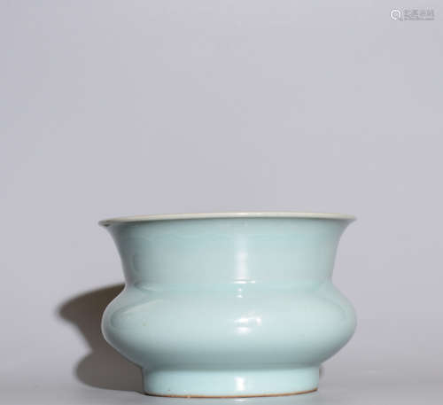 A SKY BLUE GLAZE CINDER BOX