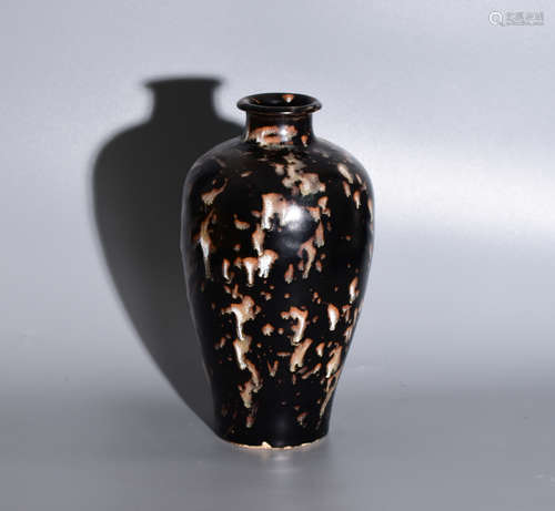 A JIZHOU KILN BOTTLE