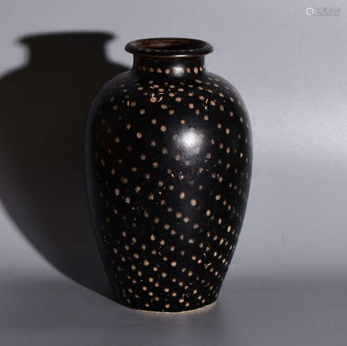 A JIZHOU KILN BOTTLE