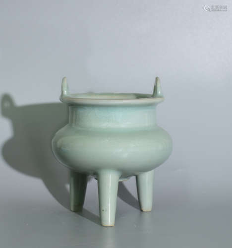 A LONGQUAN KILN THREE-LEGGED FURNACE