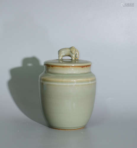 A LONGQUAN KILN COVER POT