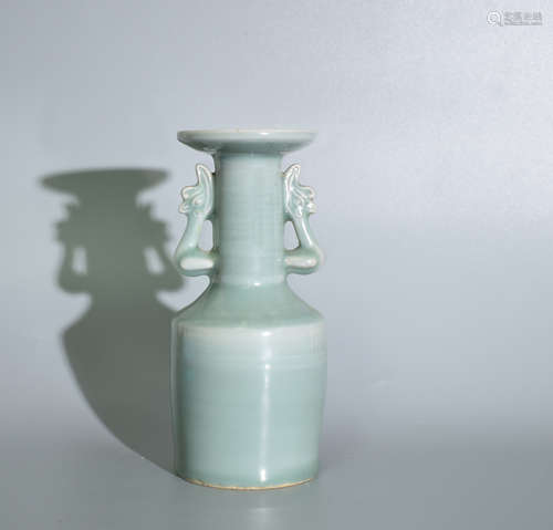 A LONGQUAN KILN BOTTLE WITH DOUBLE EARS