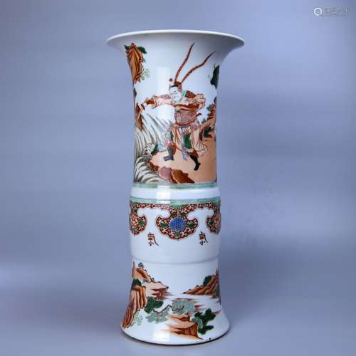 A MUTICOLOURED FLOWER VASE PAINTED WITH SWORDSMEN