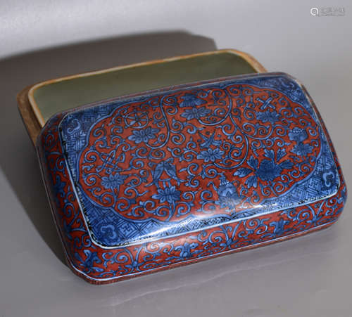 A BLUE-AND-WHITE RED GLAZE COVER BOX