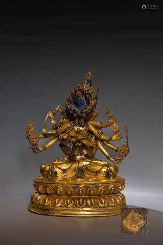 A CHINESE FIGURE STATUE OF GUHYASAMAJA