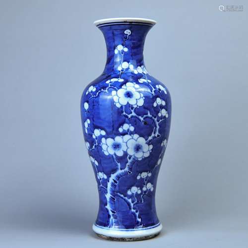 A BLUE AND WHITE GUANYIN BOTTLE PAINTED WITH ICE PLUMS