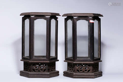 A PAIR OF CHINESE GLASS INLAID WENGE LAMPSHADE