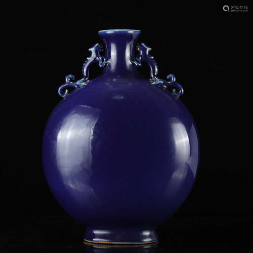 A CHINESE BLUE GLAZED DOUBLE DRAGON EARS PORCELAIN VASE