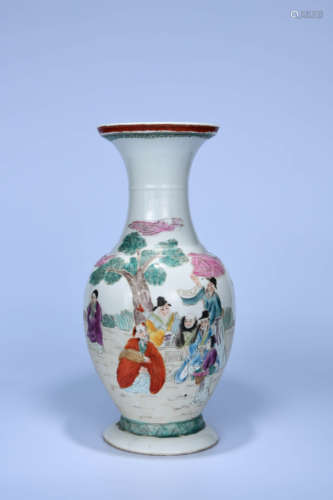 A CHINESE FAMILLE ROSE FIGURES PAINTED PORCELAIN VASE