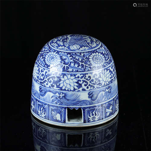 A CHINESE BLUE AND WHITE FLORAL PORCELAIN MONGOLIAN YURTS SHAPED ZUN