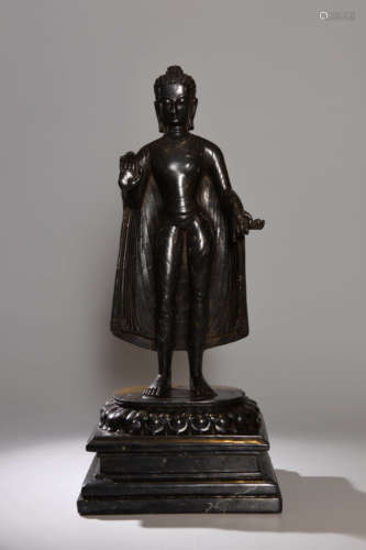 A CHINESE SAKYAMUNI STATUE