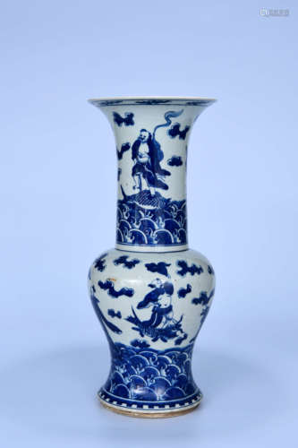 A CHINESE BLUE AND WHITE FIGURES PAINTED PORCELAIN FLOWER VASE