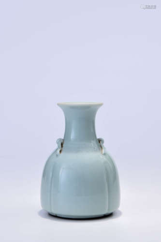 A CHINESE GUAN TYPE PORCELAIN ZUN