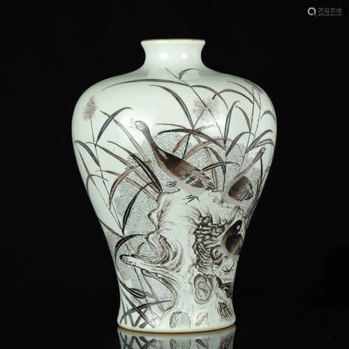 A CHINESE INK COLORED LUYAN PATTERN PORCELAIN VASE