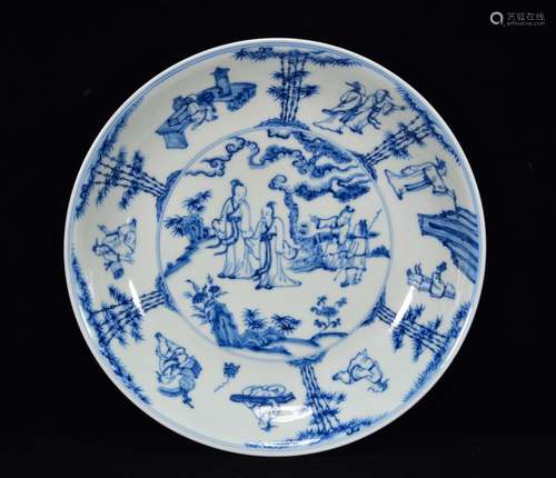 A CHINESE BLUE AND WHITE PORCELAIN PLATE