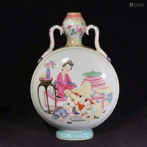 A Chinese Famille Rose Porcelain Flask