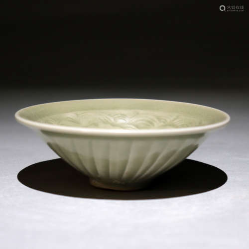 A Chinese Floral Porcelain Bowl