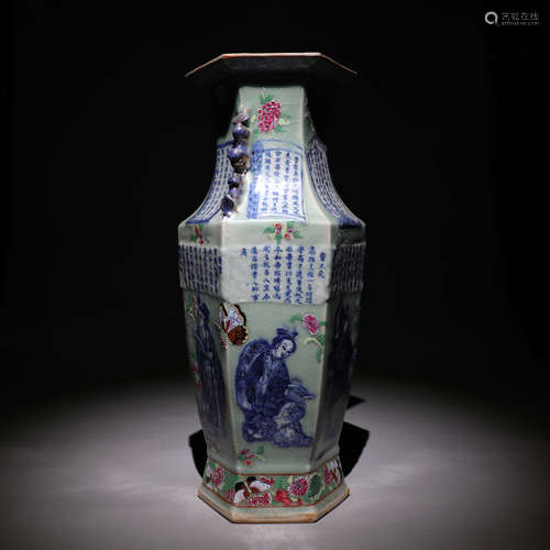 A Chinese Multicolored Floral Porcelain Vase