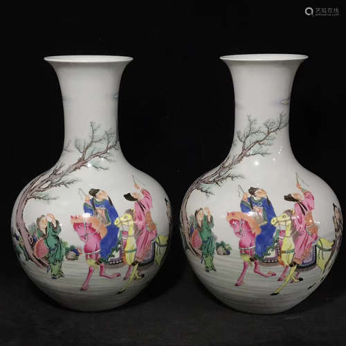 A Pair of Chinese Famille Rose Porcelain Vases