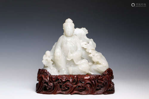 A Chinese Jade Sitting Guanyin Statue