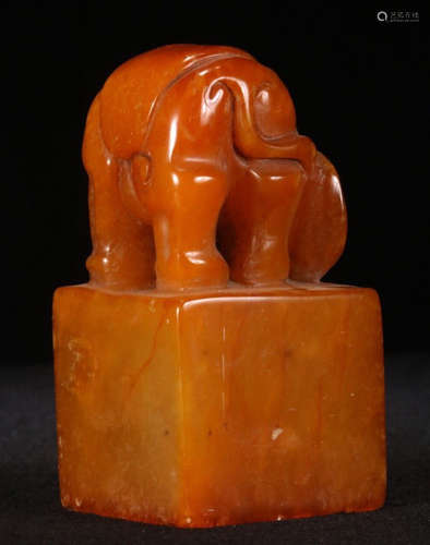 A TIANHUANG STONE SEAL SHAPED WITH ELEPHANT