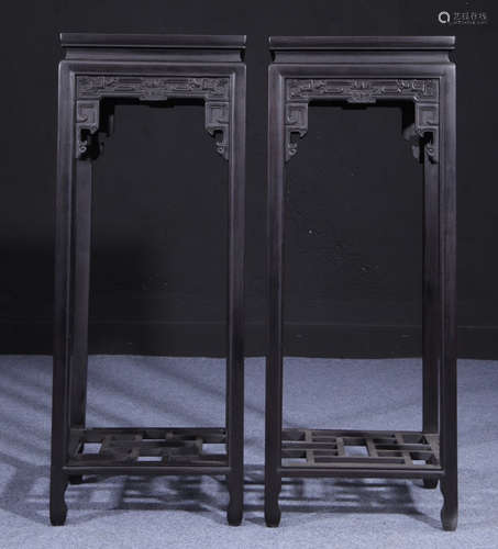 PAIR OF ZITAN WOOD STAND CARVED WITH PATTERN