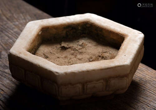 A HANBAI STONE CONTAINER CARVED WITH PATTERN