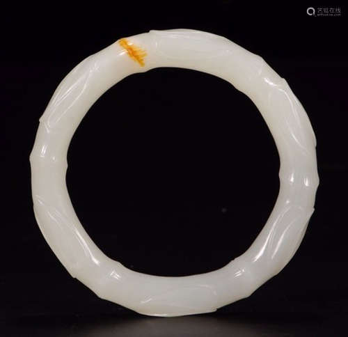 A HETIAN JADE BANGLE CARVED WITH BAMBOO