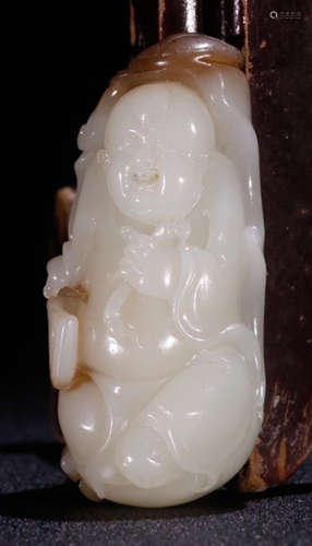 A HETIAN JADE PENDANT CARVED WITH MAITREYA BUDDHA