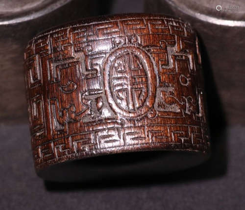 PAIR OF CHENXIANG WOOD RING CARVED WITH PATTERN