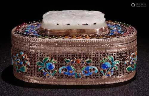 A SILVER BOX EMBEDDED WITH HETIAN JADE