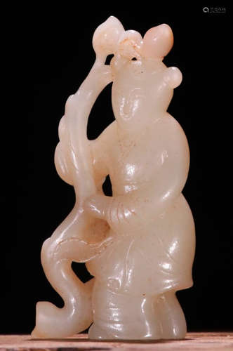 A HETIAN JADE FIGURE PENDANT