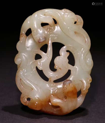 A HETIAN JADE PENDANT CARVED WITH DRAGON