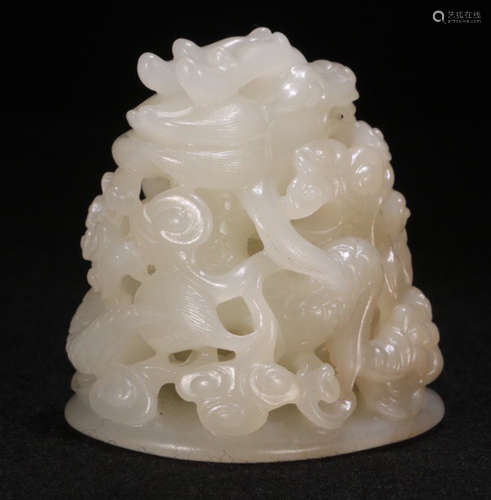 A HETIAN JADE PENDANT HOLLOW CARVED