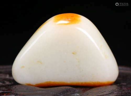 A HETIAN JADE PENDANT