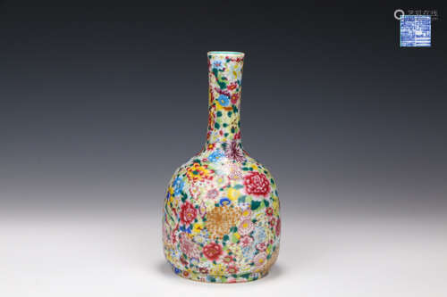 A Chinese Multicolored Porcelain Vase