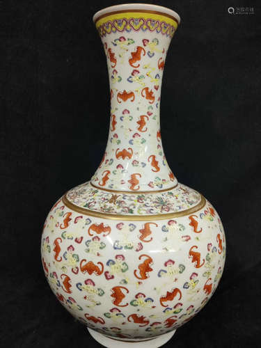 A Chinese Famille Rose Porcelain Vase