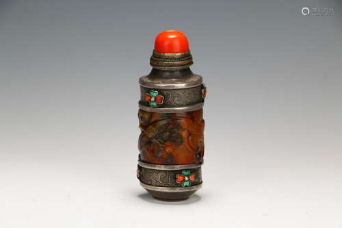 A Chinese Agate Snuff Bottle