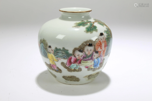 A Chinese Joyful-kid Estate Fortune Porcelain Vase