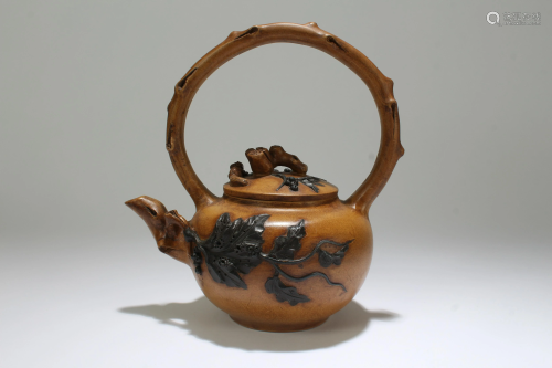 An Estate Chinese Lidded Root-fortune Tea Pot Di…