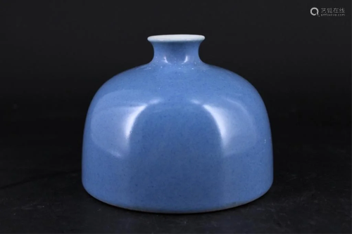 Chinese Qing Porcelain Blue Glaze Vase