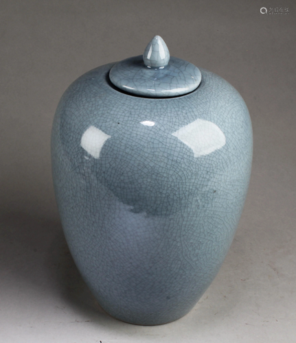 Chinese Crackleware Glazed Jar with Lid