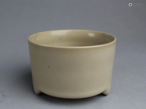 Chinese Ruyao Tripod Bowl