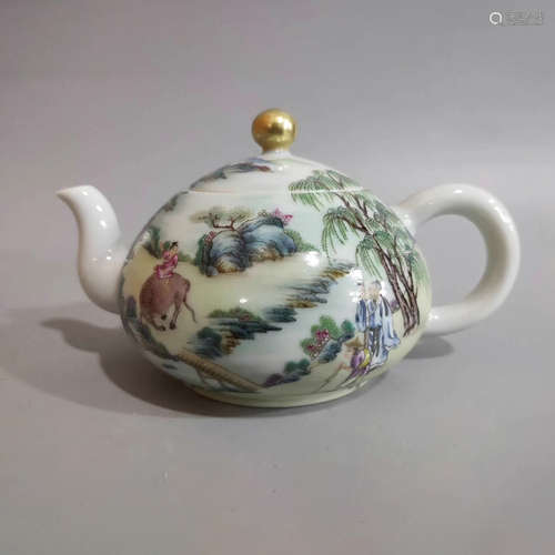 A Chinese Famille Rose Porcelain Teapot