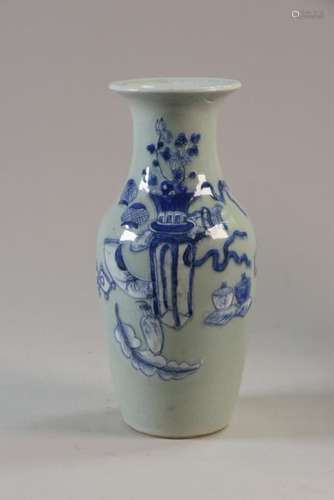 CHINE XIXe siècle Petit vase balustre en porcelain…